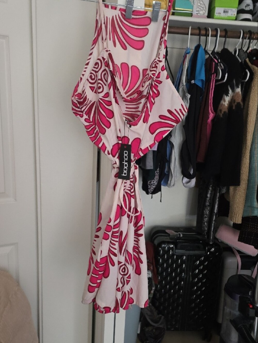 Boohoo Pink Floral Print Halter Midi Dress - Picture 4 of 10